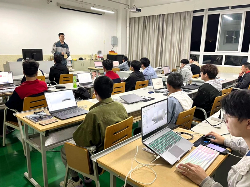 学生经验分享交流.jpg